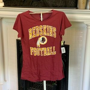 Rls NFL‎ Redskins football tee. NWT. Retail 29